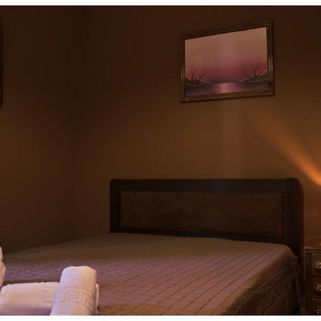 אואוראנואופולי Dione Apartments מראה חיצוני תמונה