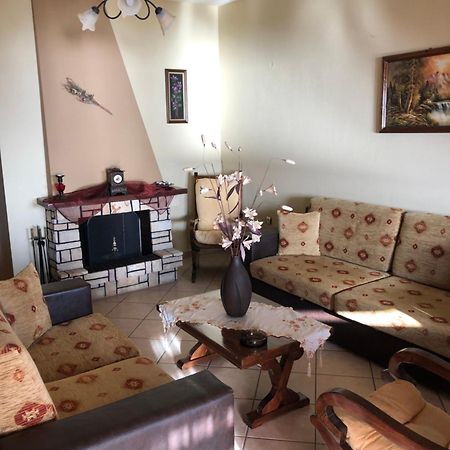 אואוראנואופולי Dione Apartments מראה חיצוני תמונה