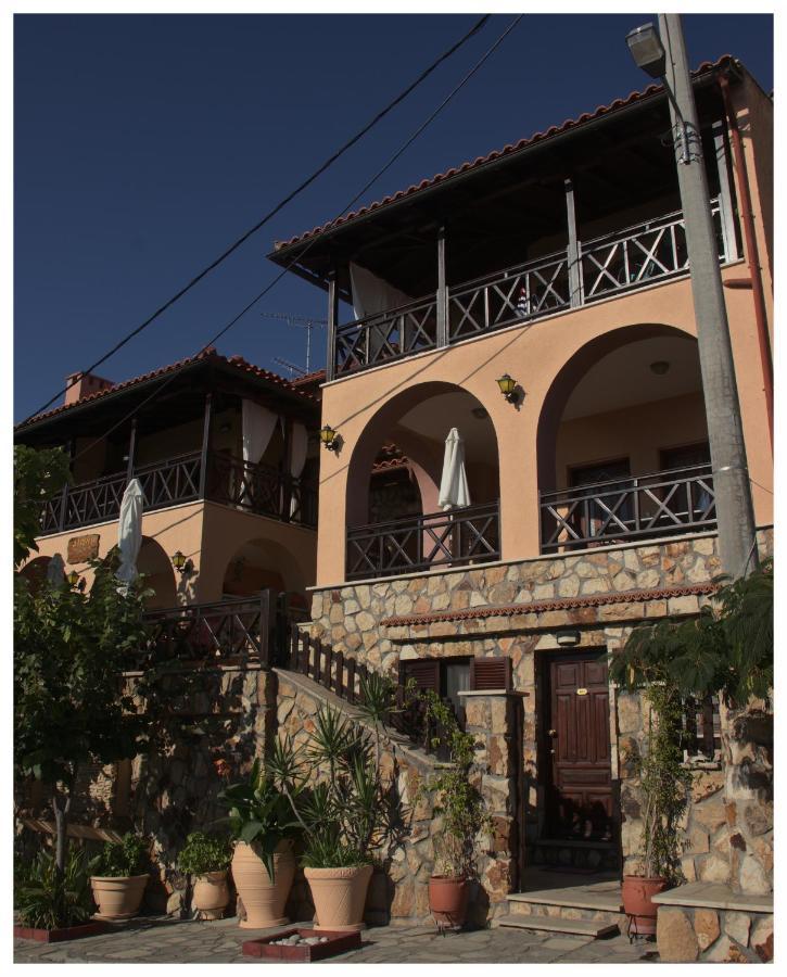 אואוראנואופולי Dione Apartments מראה חיצוני תמונה