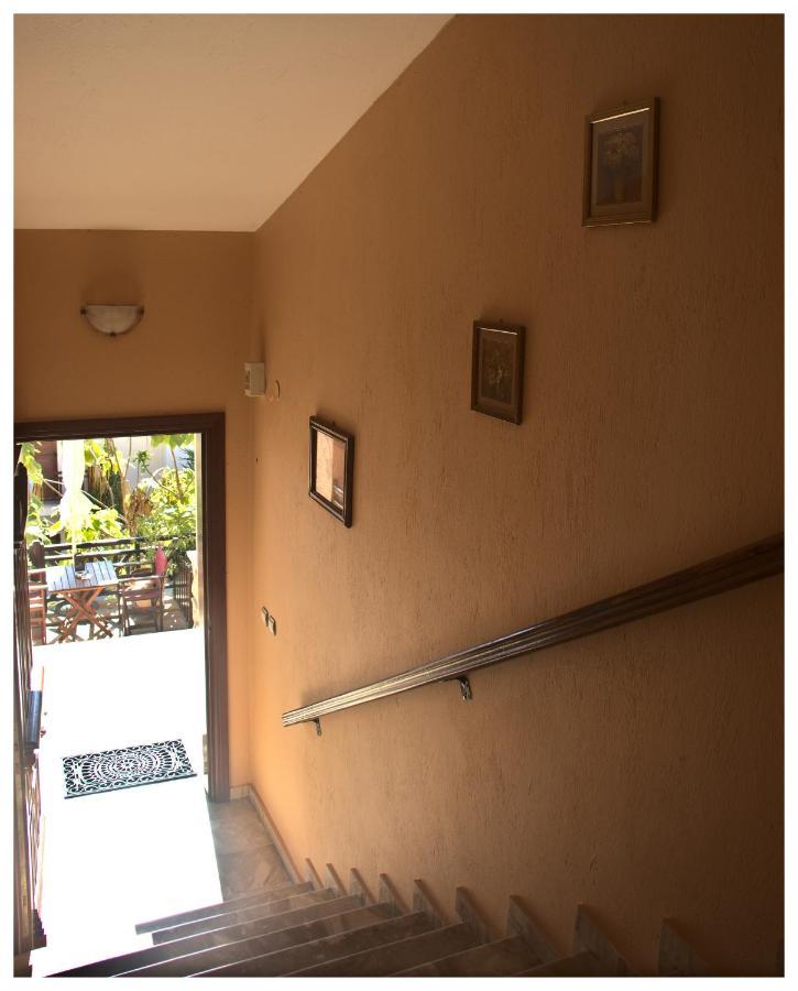 אואוראנואופולי Dione Apartments מראה חיצוני תמונה
