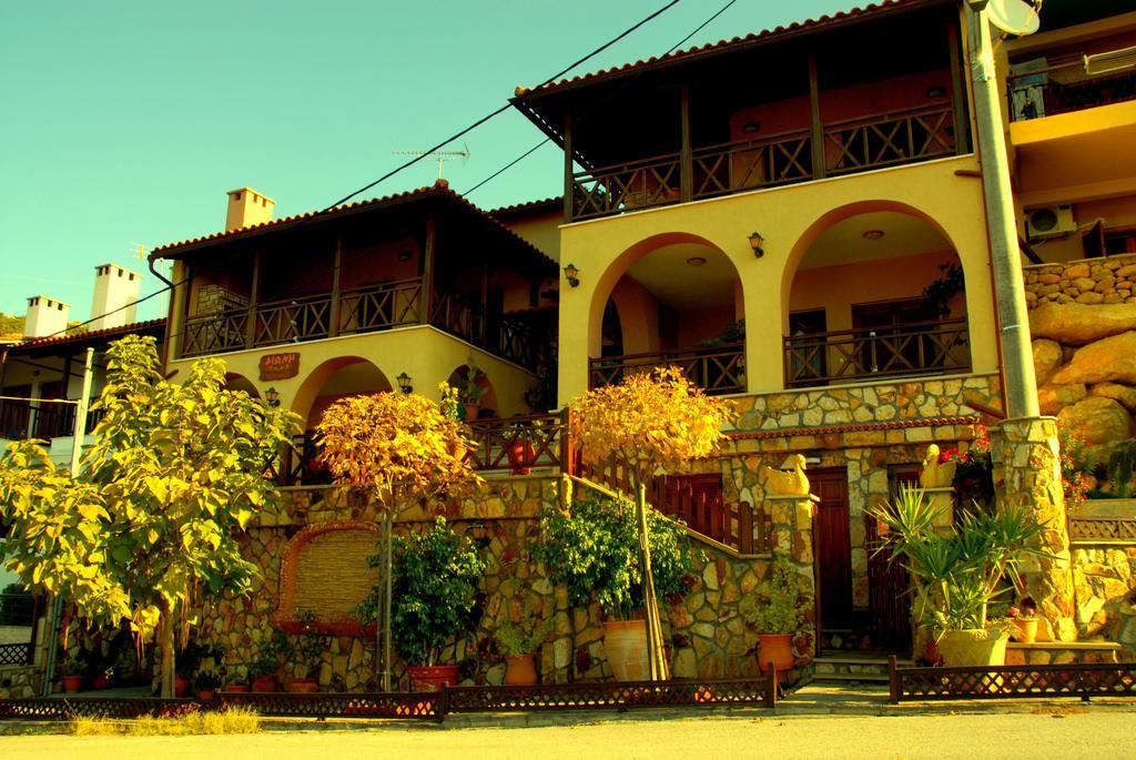 אואוראנואופולי Dione Apartments מראה חיצוני תמונה
