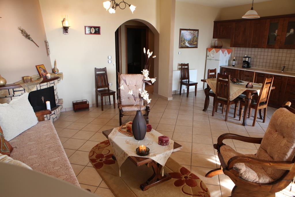אואוראנואופולי Dione Apartments חדר תמונה
